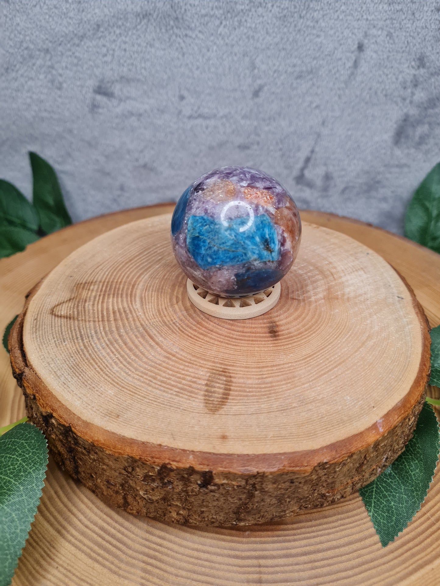 Purple Mica, Apatit und Sonnenstein Kugel (Nr.1)