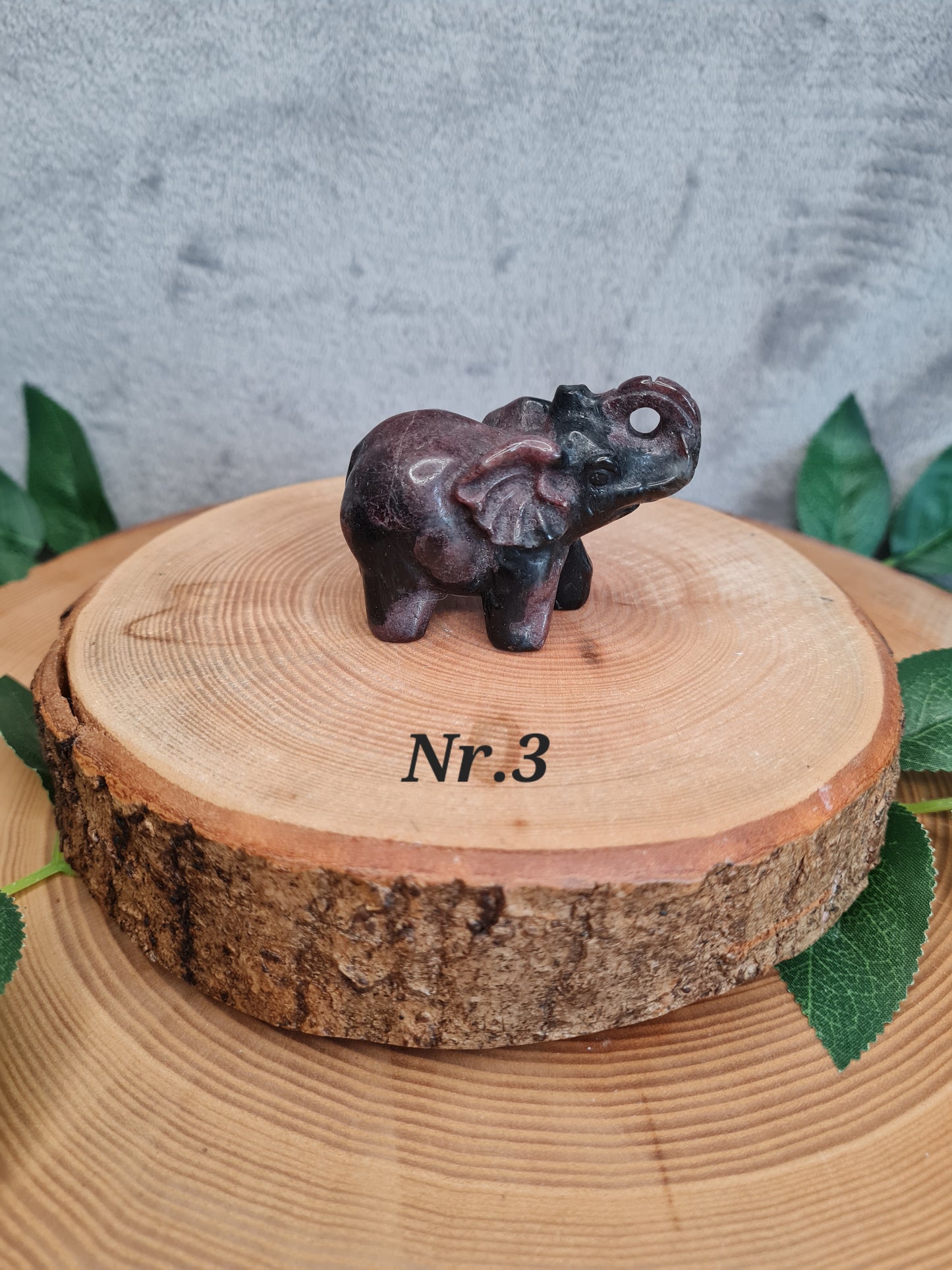 Granat x Arfvedsonit Kleiner Elefant (wählbar)