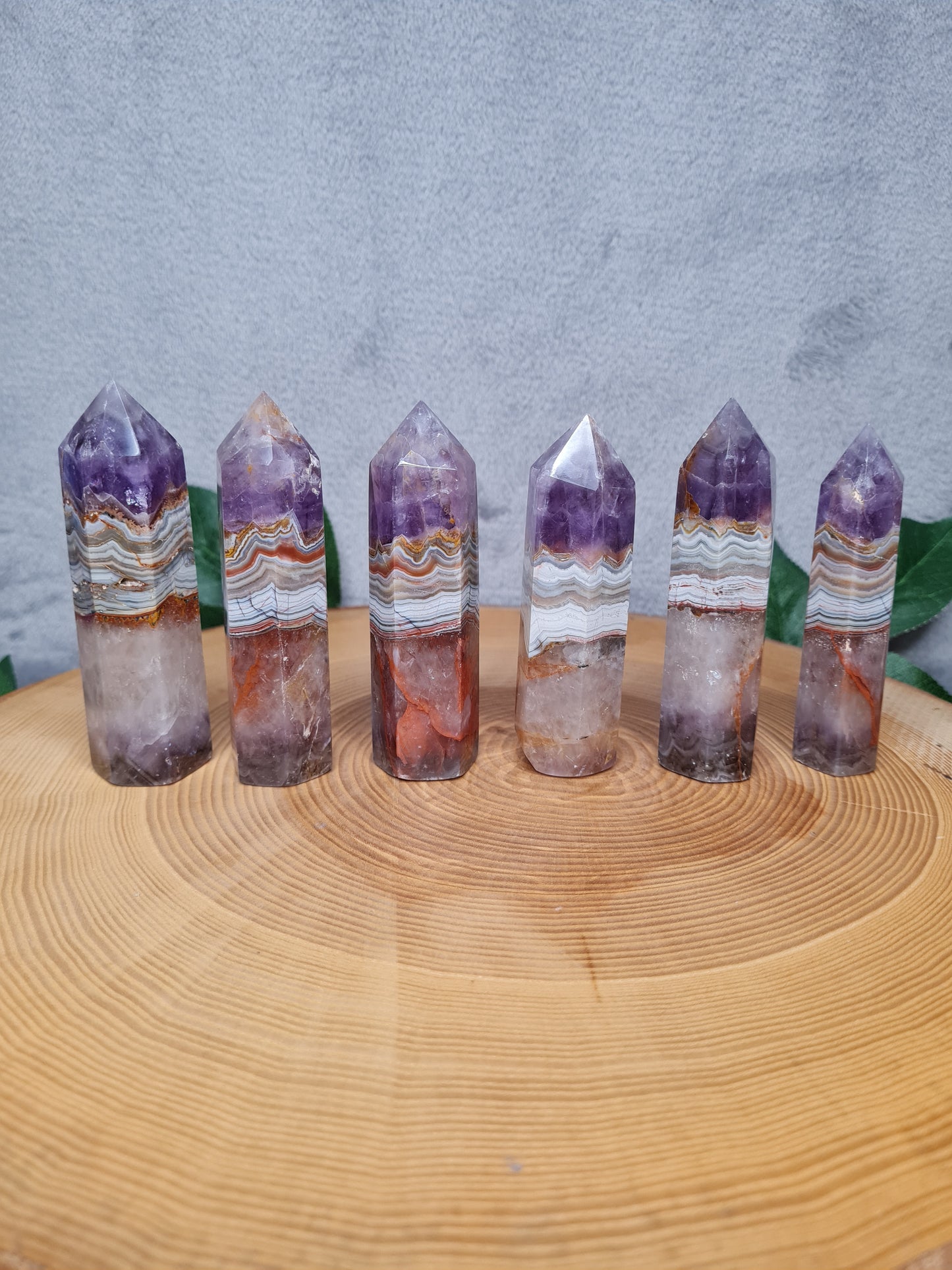 Amethyst mit Crazy Lace Achat Turm