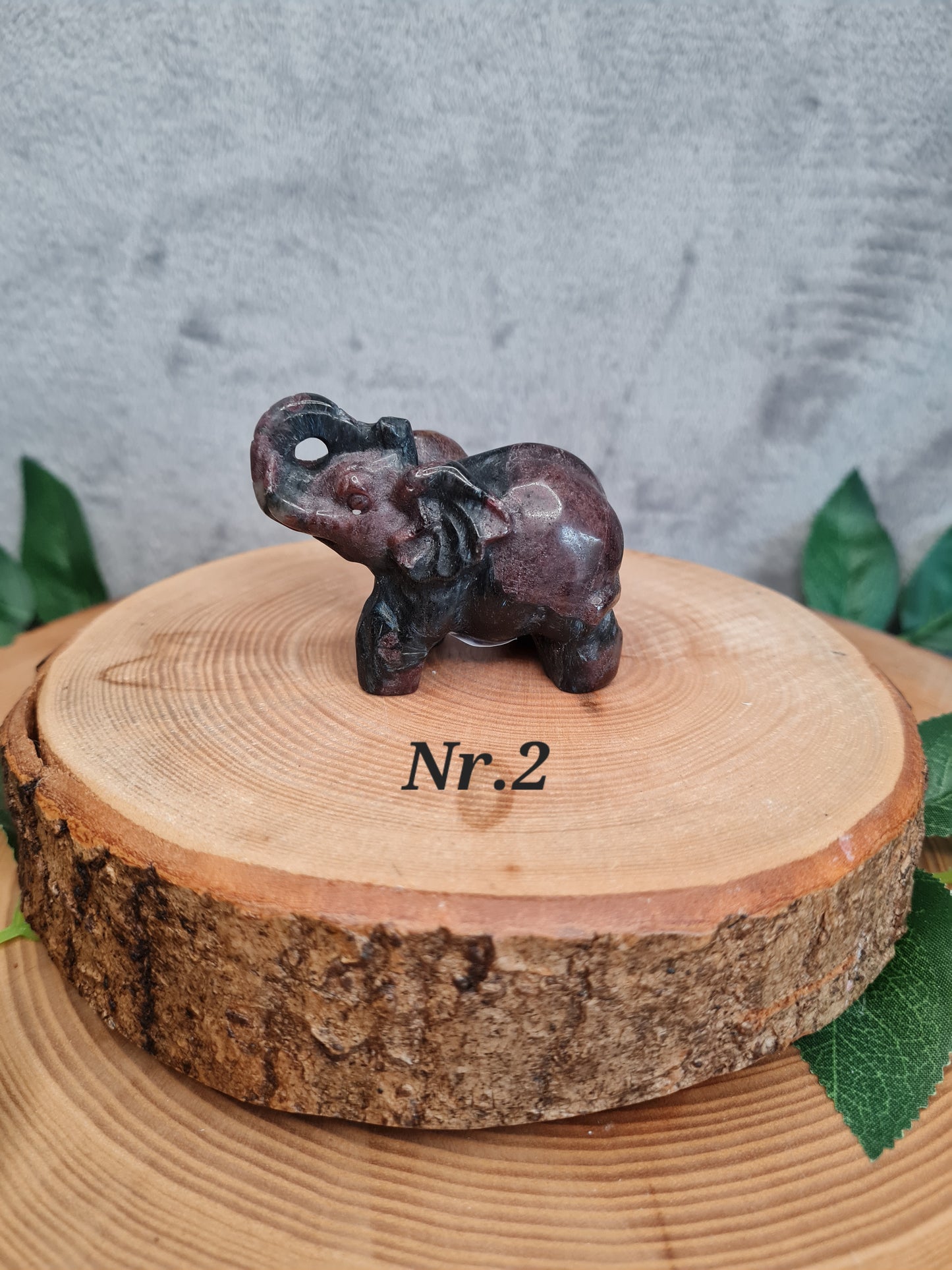 Granat x Arfvedsonit Kleiner Elefant (wählbar)