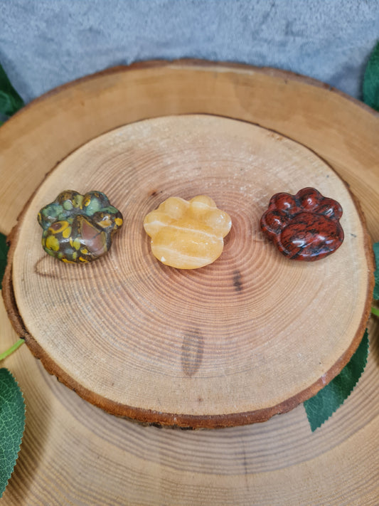 Kleine Pfoten Carvings