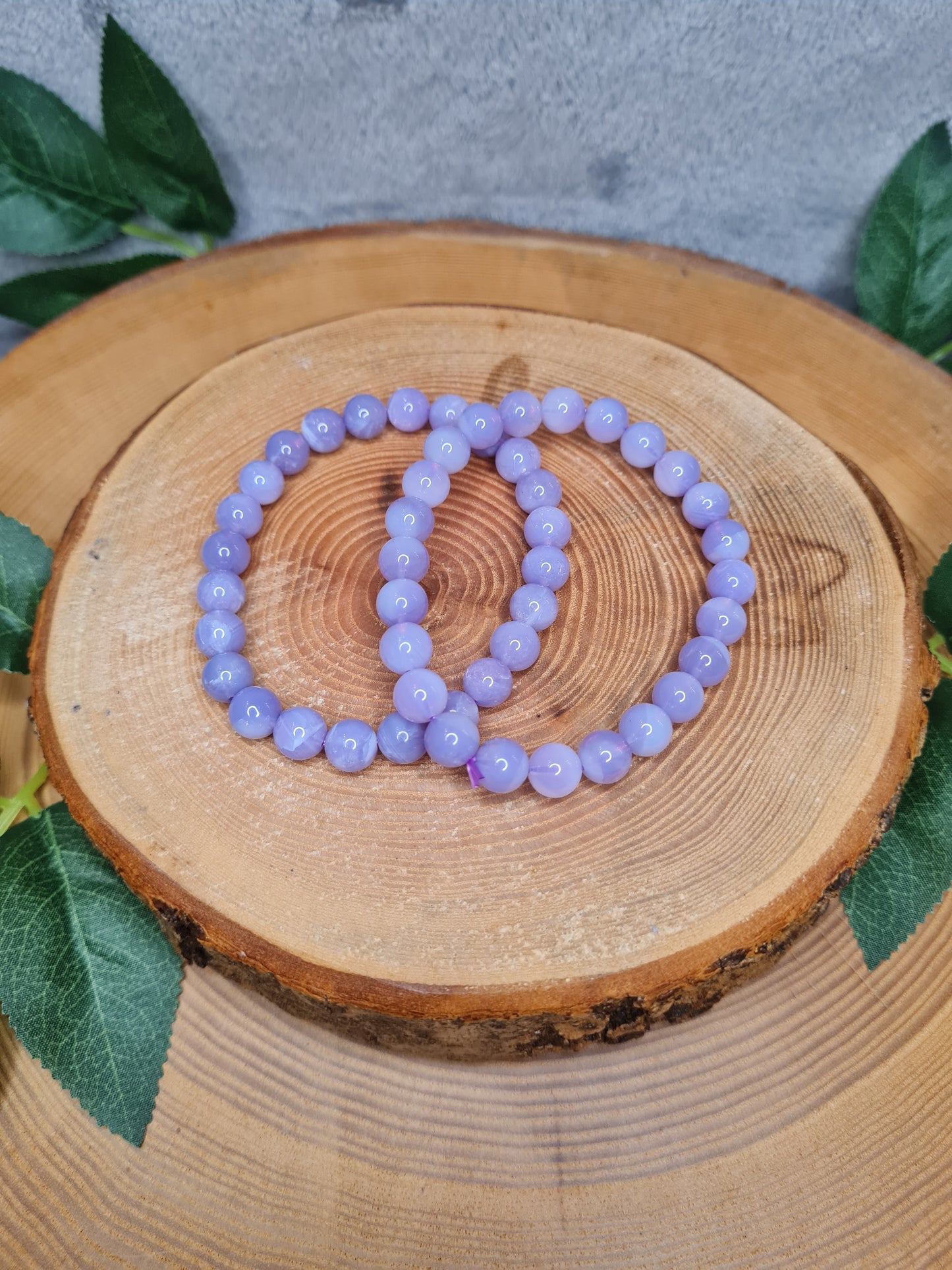 Lavendel Jadequarz (versch. Kugelgrößen)