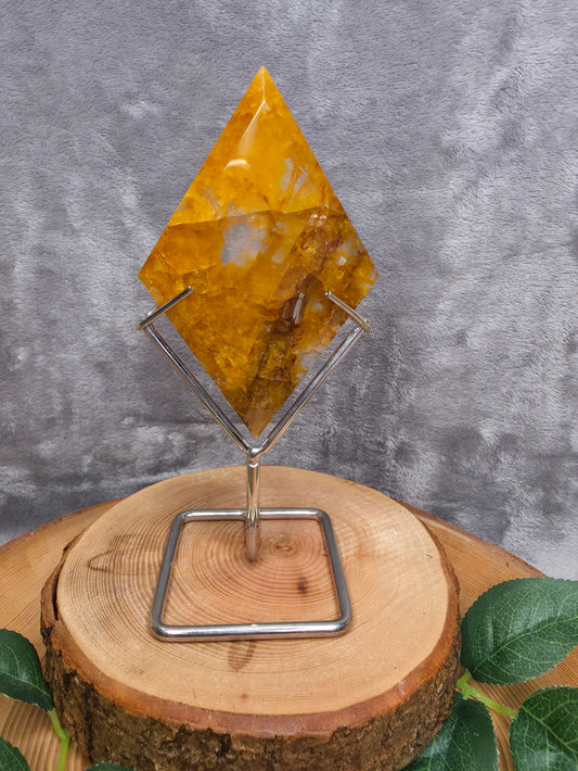Golden Healer Diamant auf Ständer