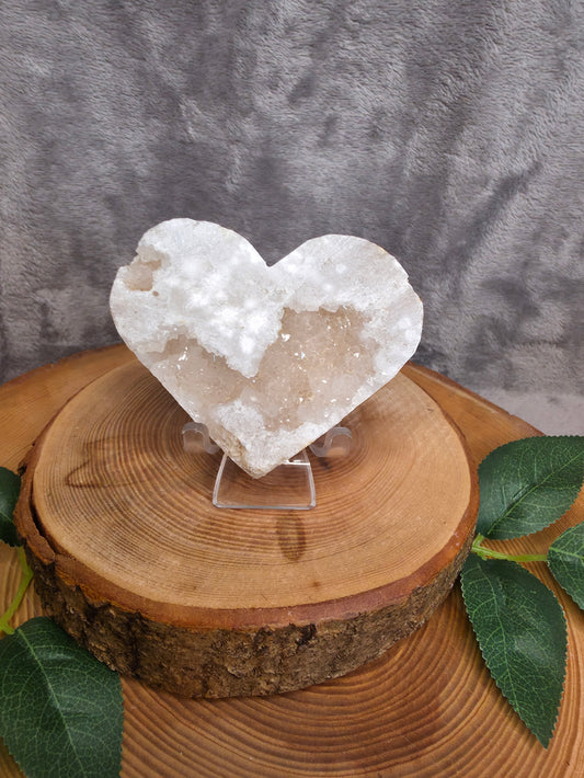 Quarzdruse als Herz (Q15)