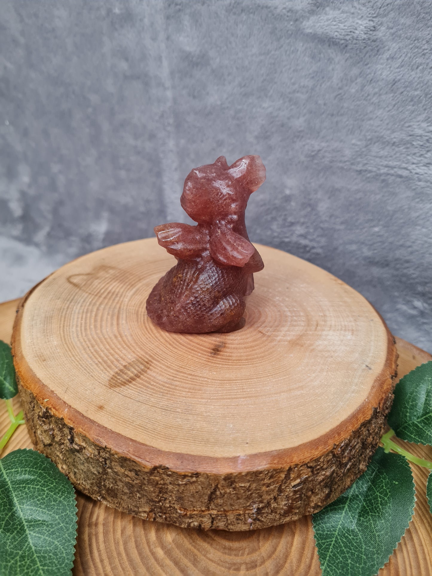 Baby Drache (Erdbeerquarz)