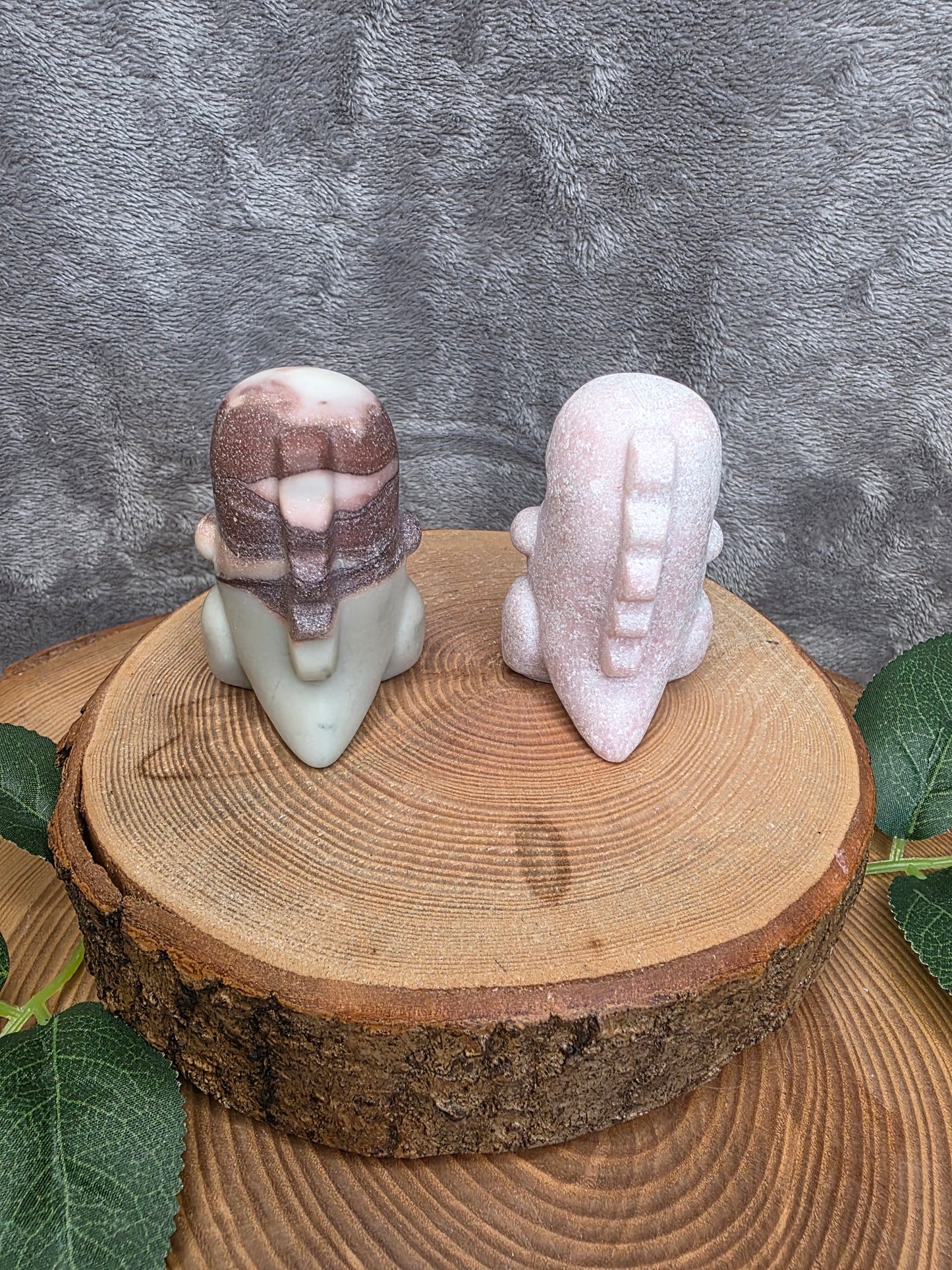 Schokoladen Achat o. Pinker Andenopal Dino