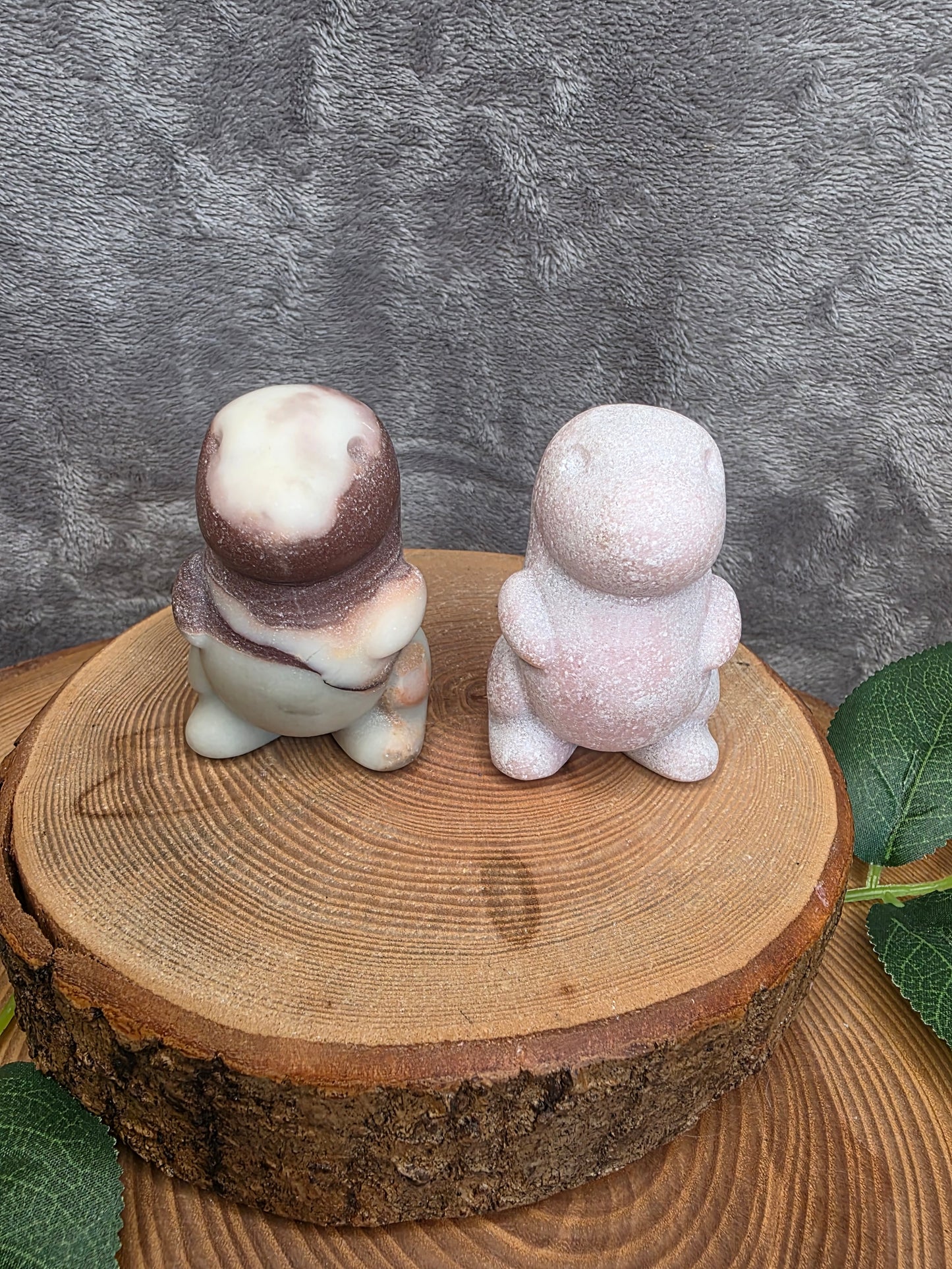 Schokoladen Achat o. Pinker Andenopal Dino