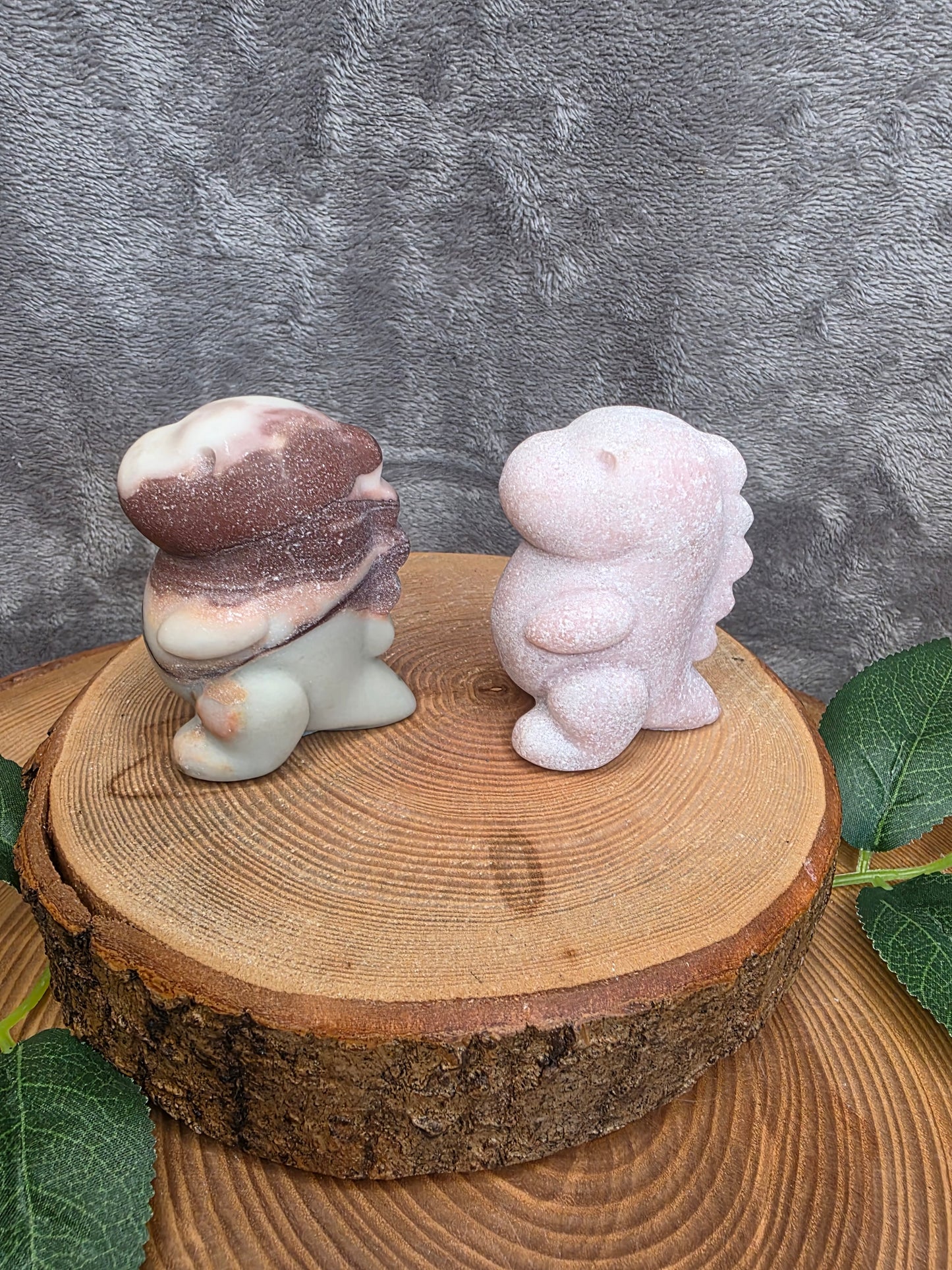 Schokoladen Achat o. Pinker Andenopal Dino