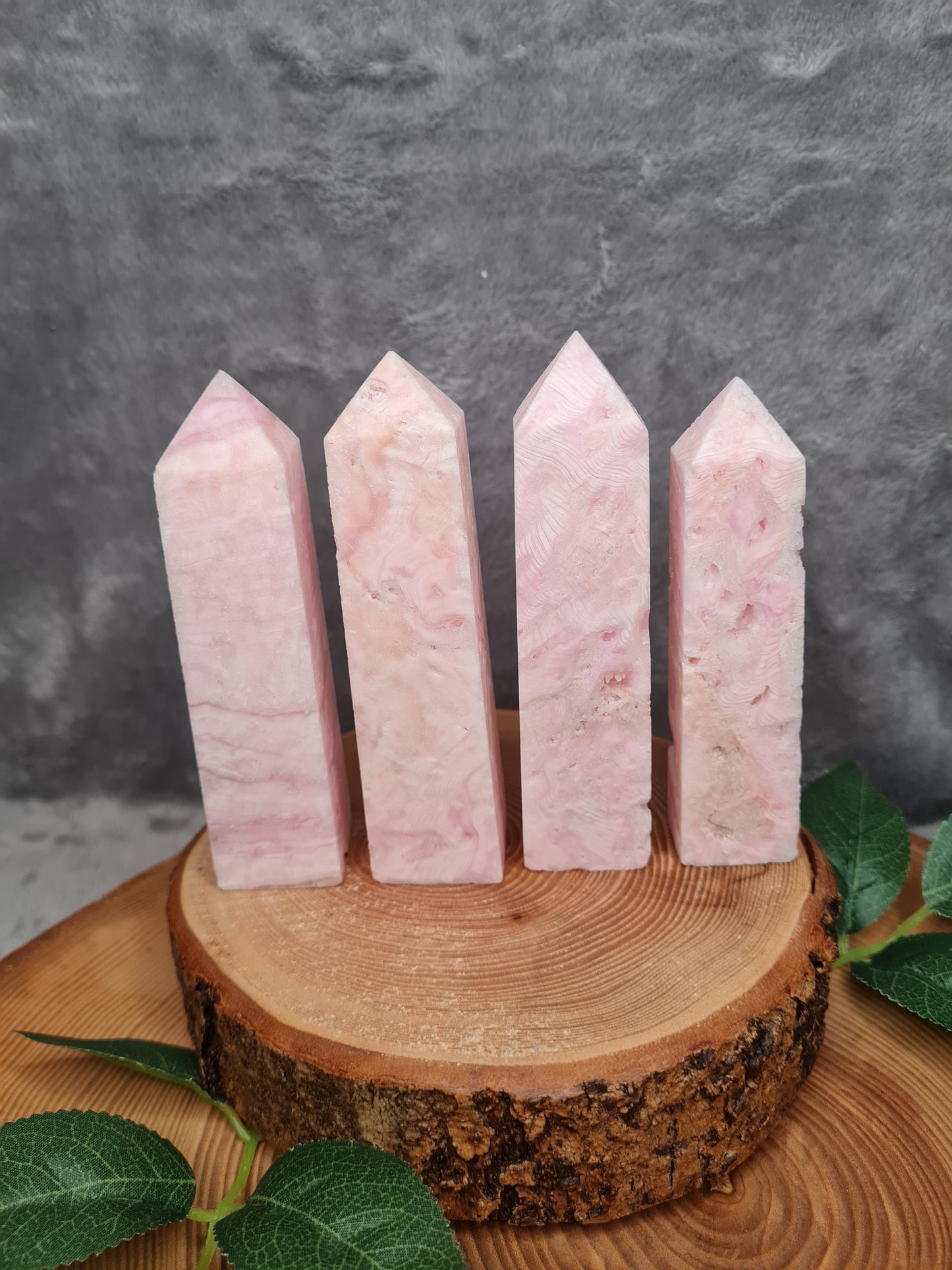 Hemimorphit Turm (Rosa gefärbt)